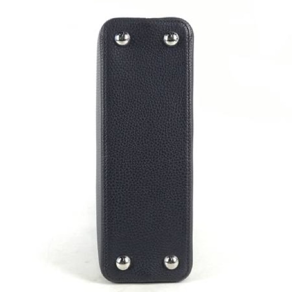 LV Capucines - Picture 7 of 11